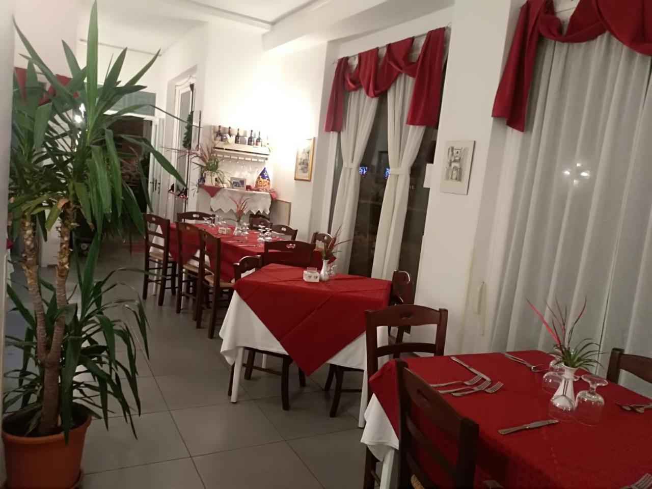 Hotel La Congiura Dei Baroni Teggiano Exterior foto